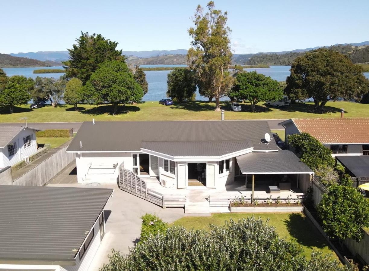The Great Escape, Luxury Waterfront, Hottub Villa Whitianga Exteriör bild