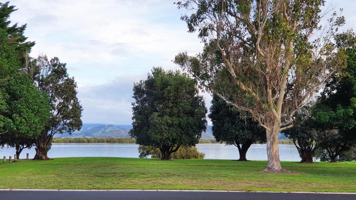 The Great Escape, Luxury Waterfront, Hottub Villa Whitianga Exteriör bild